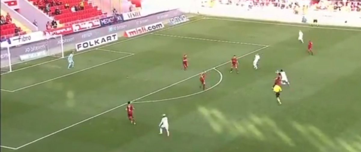 Mario Balotelli'den nefis gol