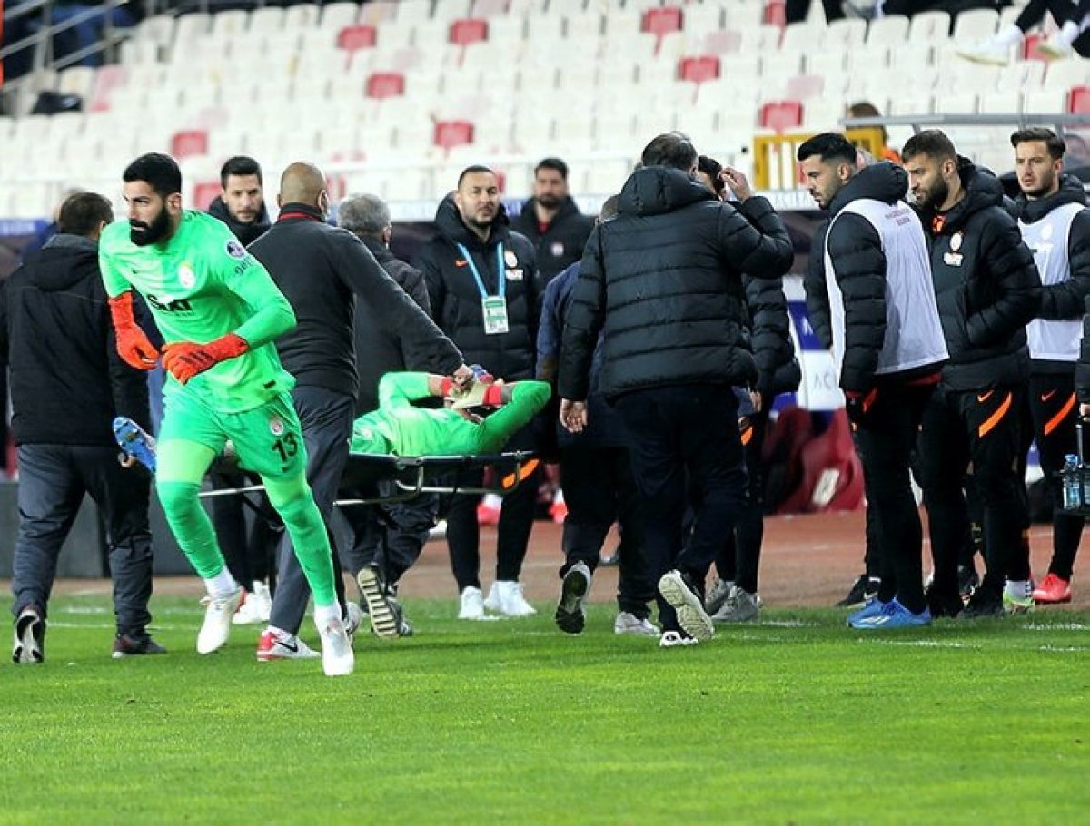 Muslera ne zaman sahalara dönecek? Galatasaray'ın kaleci çıkmazı...