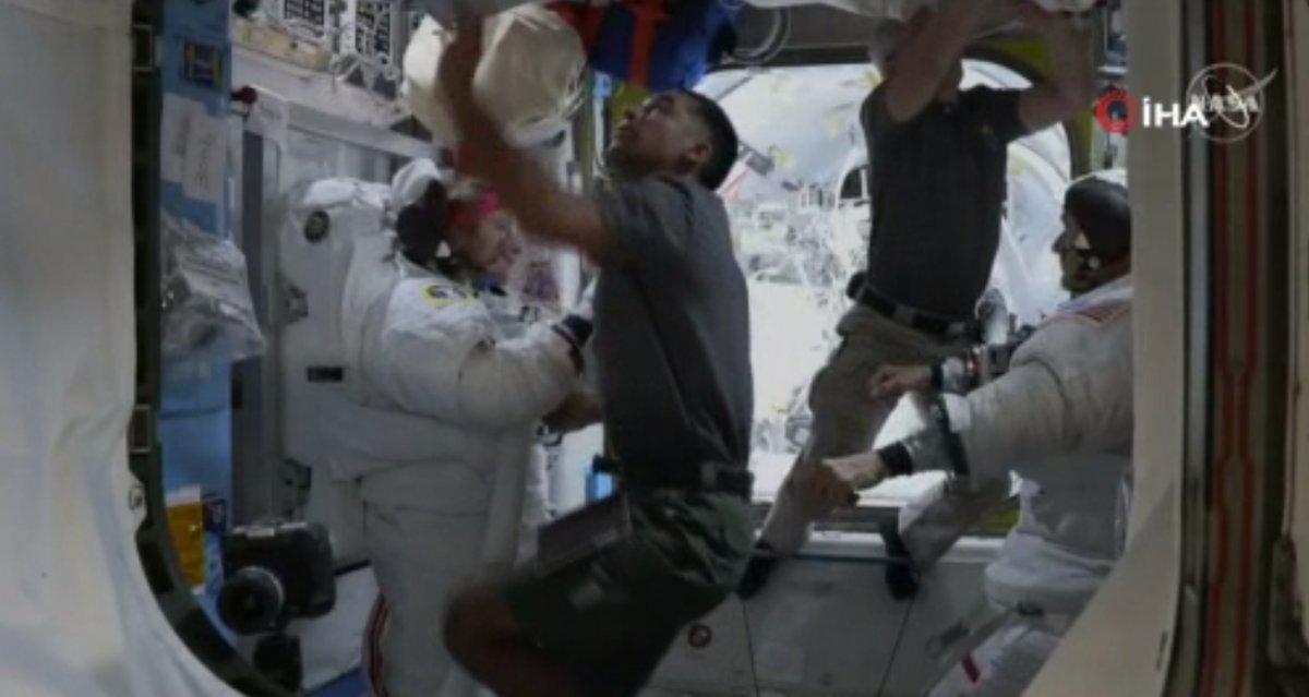 NASA'nın astronotları uzayda yürüdü