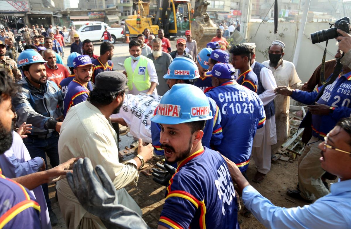 Pakistan'da doğalgaz patlaması: 17 ölü