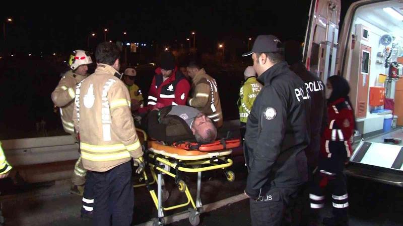 Sancaktepe'de kimyasal madde yüklü tanker devrildi