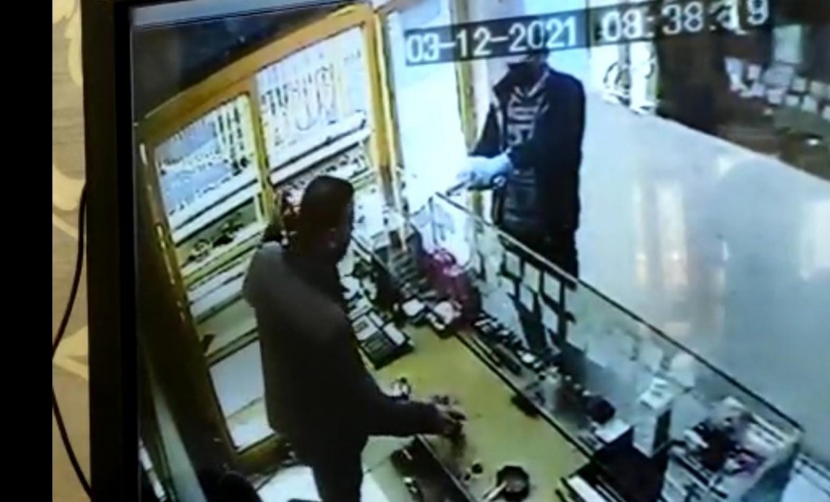 Şanlıurfa’da dükkanı soyulan kuyumcunun rahat tavırları