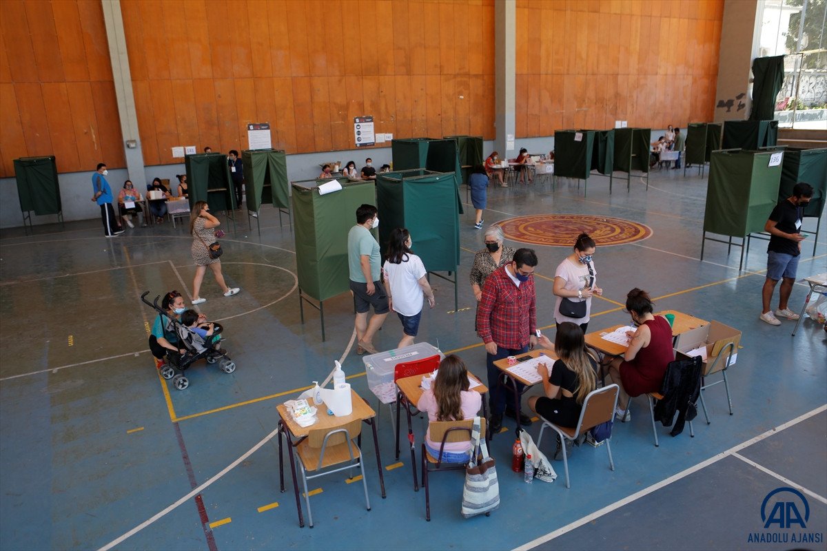 Şili'de Devlet Başkanlığı seçimini Gabriel Boric kazandı