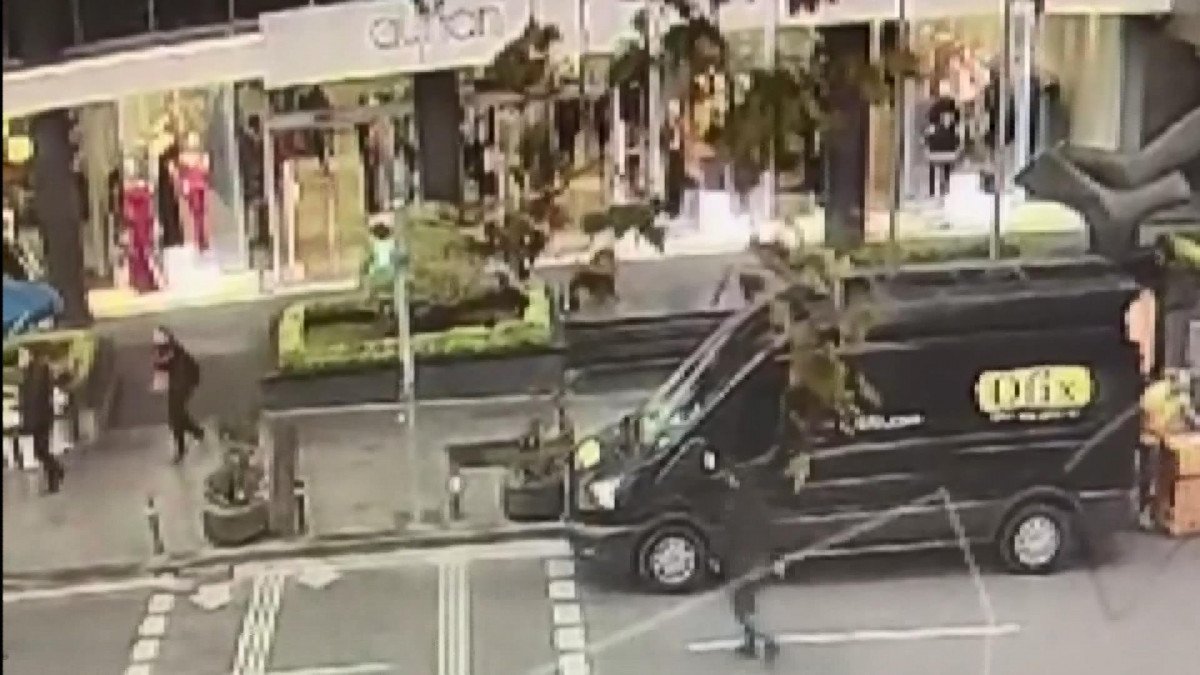 Şişli'deki hırsız minibüsteki telefonu çaldı