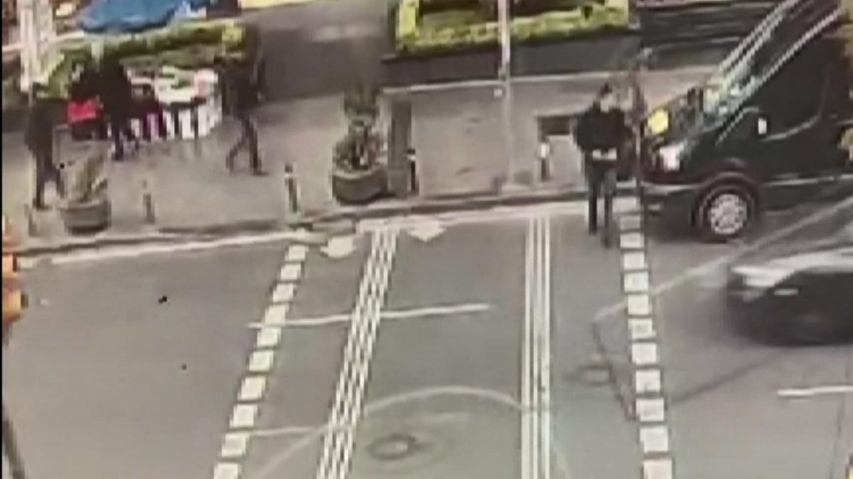 Şişli&#039;deki hırsız minibüsteki telefonu çaldı