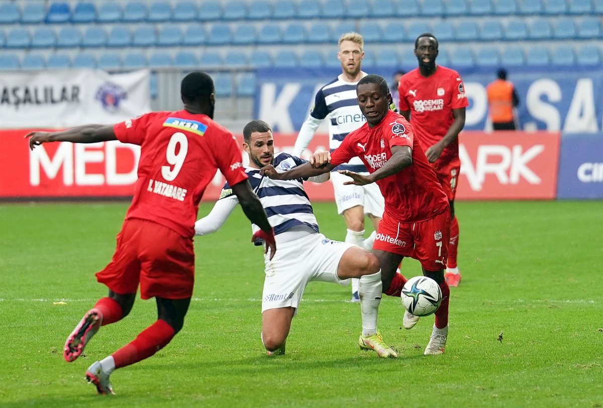 Sivasspor, Kasımpaşa'yı 3 golle mağlup etti