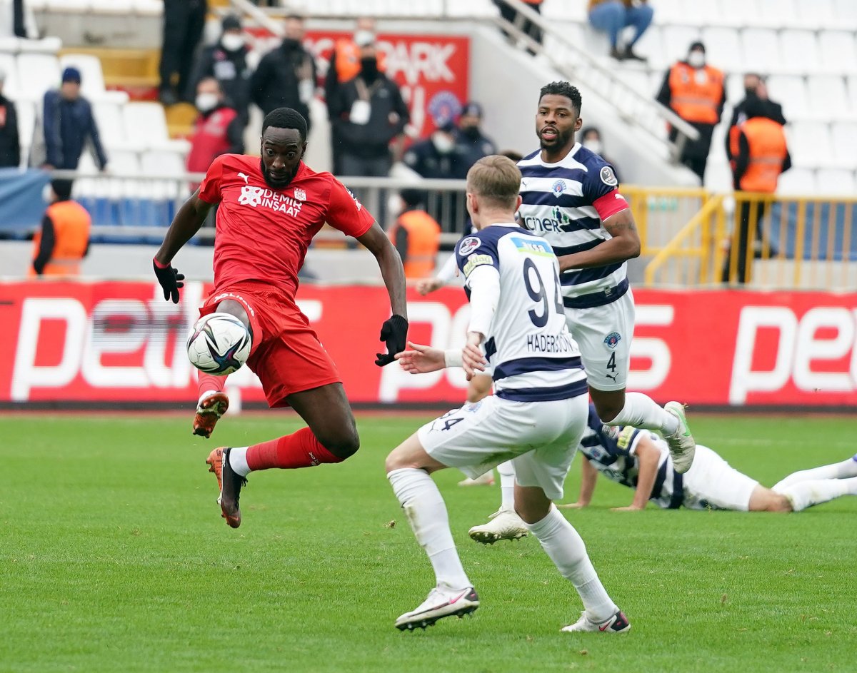 Sivasspor, Kasımpaşa'yı 3 golle mağlup etti