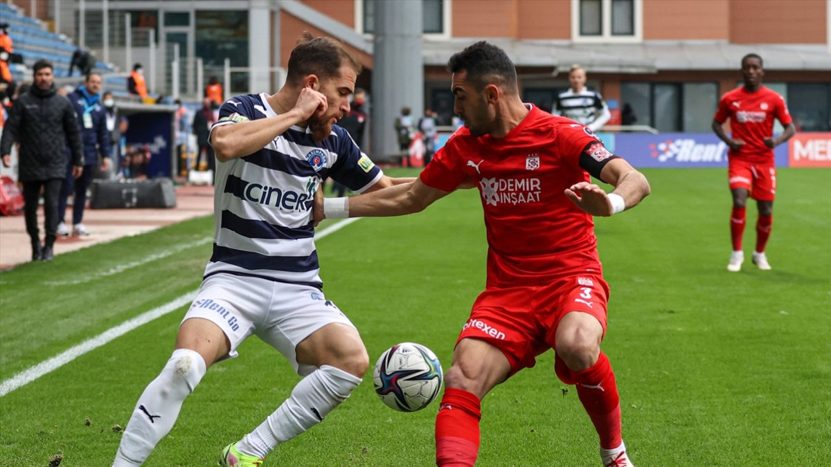 Sivasspor, Kasımpaşa'yı 3 golle mağlup etti