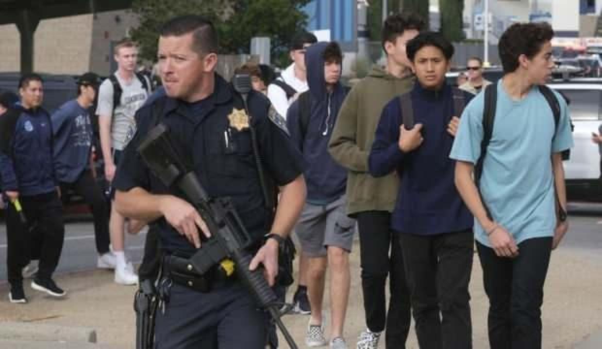 Sosyal medyadan yayıldı: ABD&#039;deki okullarda silahlı saldırı alarmı