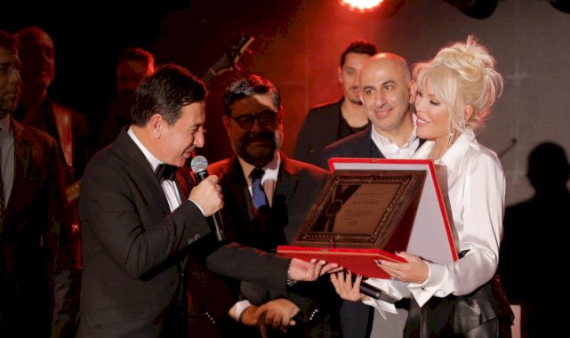 Ajda Pekkan'ı ağlattılar