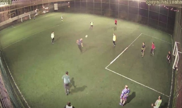 Antalya'da halı saha maçında fenalaşan adam kurtarılamadı