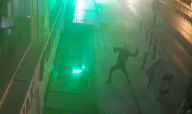 Esenyurt'ta yemeği geciken müşteri döner bıçağıyla saldırdı