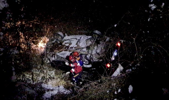 Karabük’te otomobil 30 metrelik uçuruma yuvarlandı