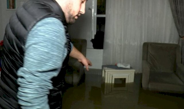 Maltepe'de tıkanan kanalizasyon nedeniyle iki evi su bastı