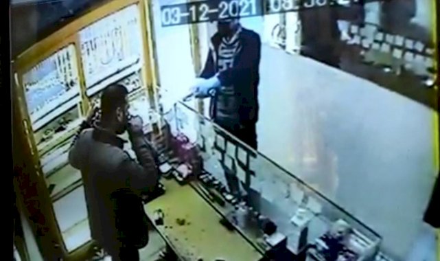Şanlıurfa’da dükkanı soyulan kuyumcunun rahat tavırları