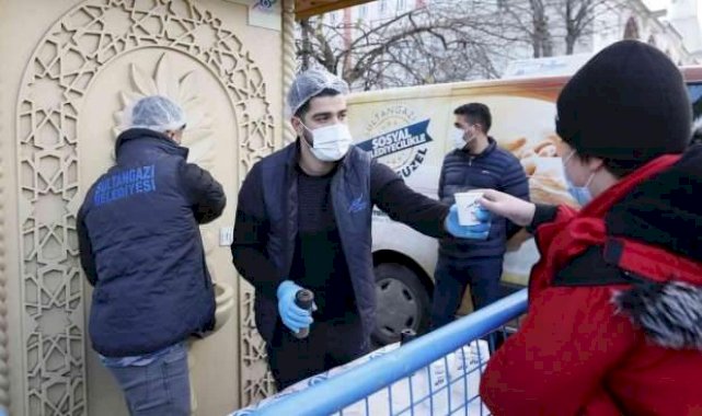 Sultangazi'de kar soğuğunda sıcak ikram