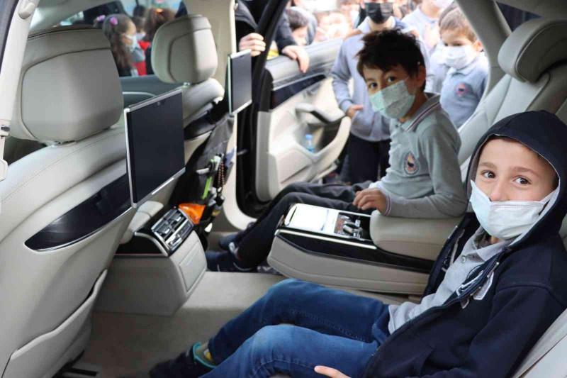 "Valiyi sınıfa getireceğim" vaadiyle başkan seçilen öğrenciye Vali Çeber'den ziyaret