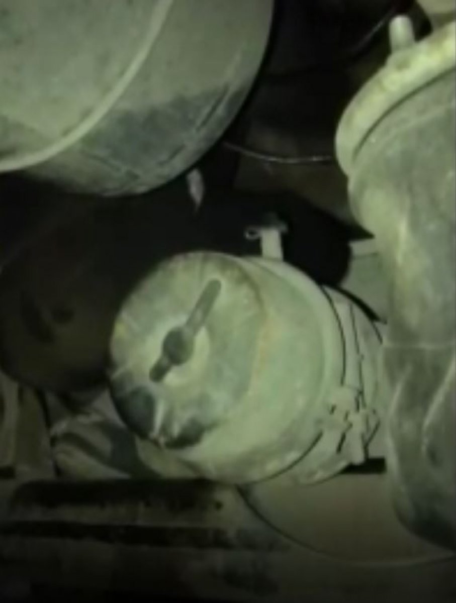 Van'da yakıt tankerinden 51 düzensiz göçmen çıktı