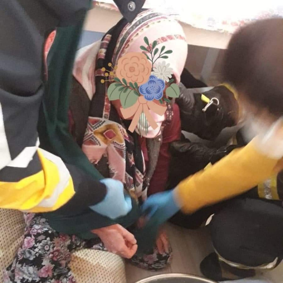 Yalova'daki kadın kolunu hamur makinesine kaptırdı