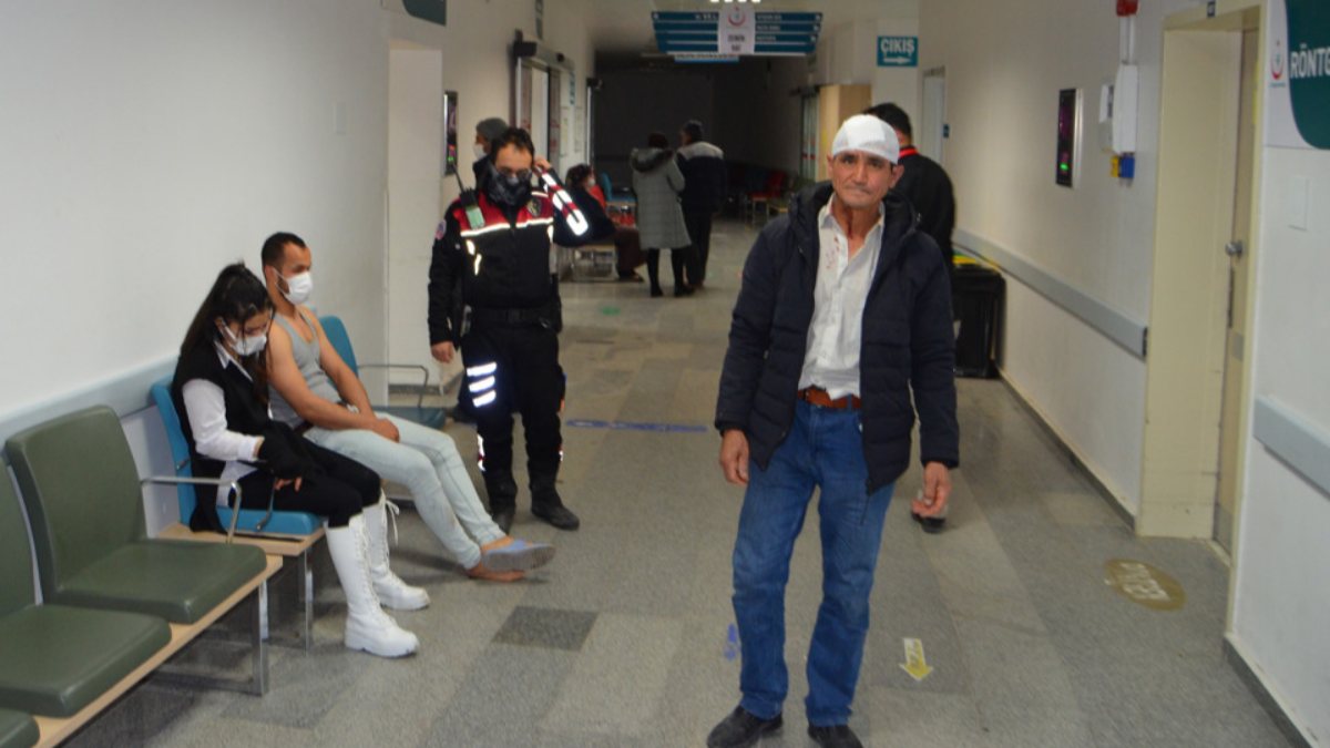 Aksaray’da, boşanmak isteyen eşini sokak ortasında darbetti