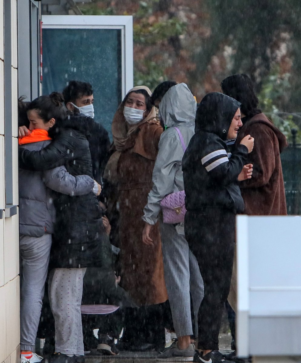 Antalya'da 17 yaşındaki genç kız maganda kurşunuyla hayatını kaybetti