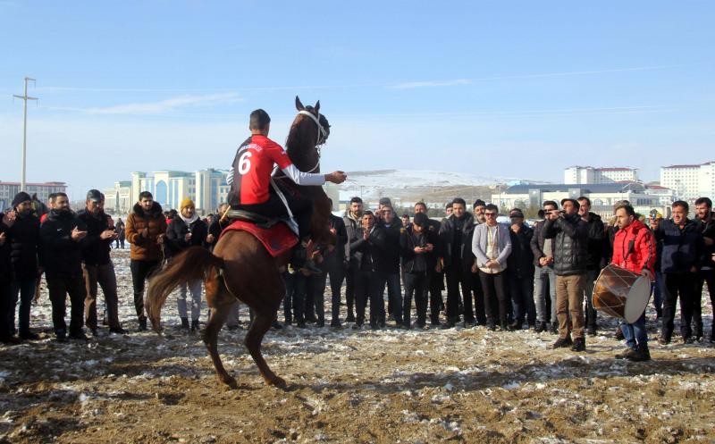 Ata sporu cirit kış aylarında Bayburtluların vazgeçilmezi oldu