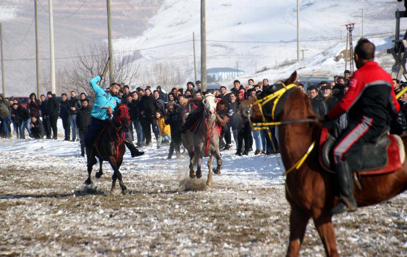 Ata sporu cirit kış aylarında Bayburtluların vazgeçilmezi oldu