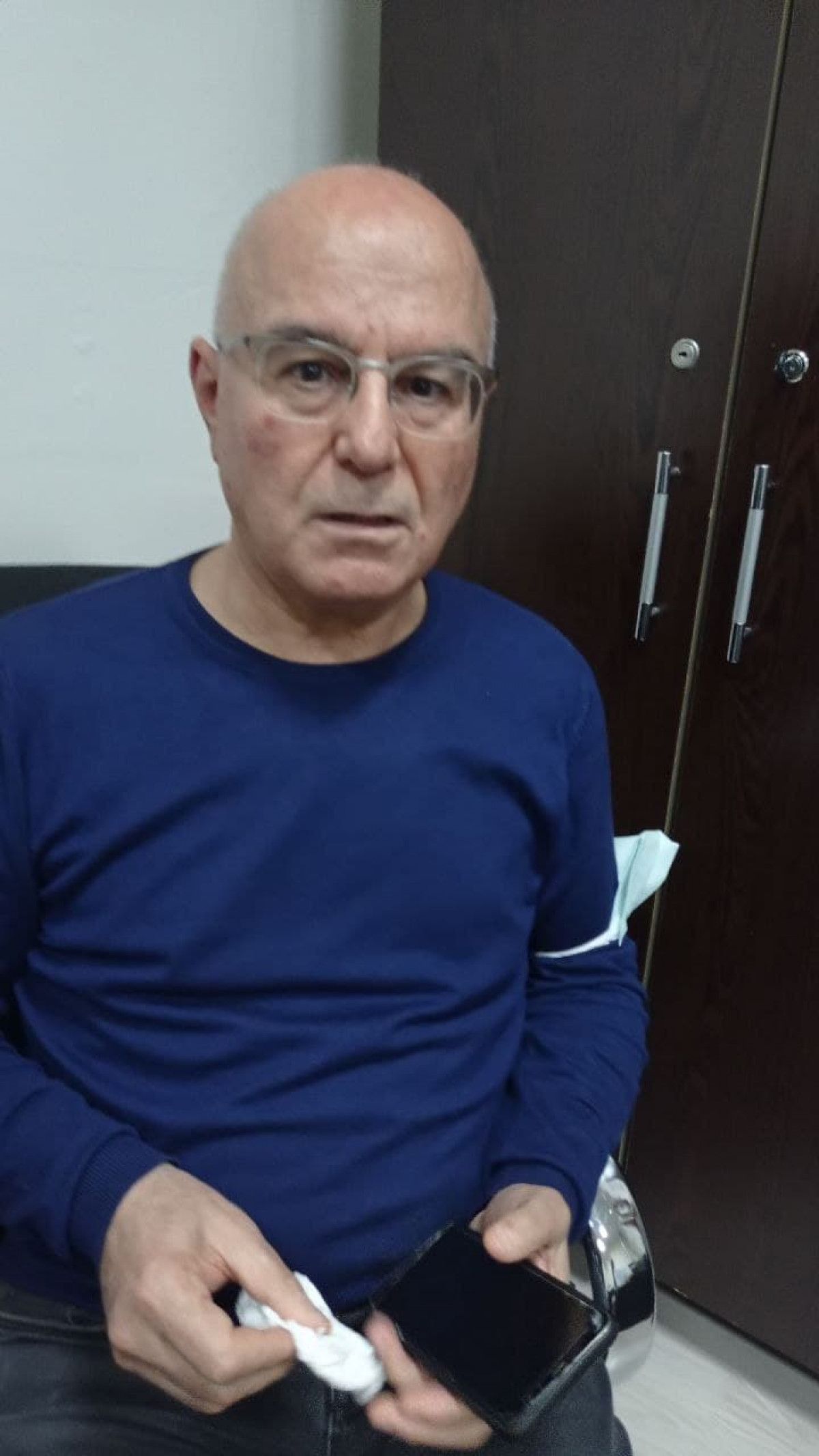 Balıkesir'in randevu tarihini beğenmeyen kadının eşi, doktoru yumrukladı