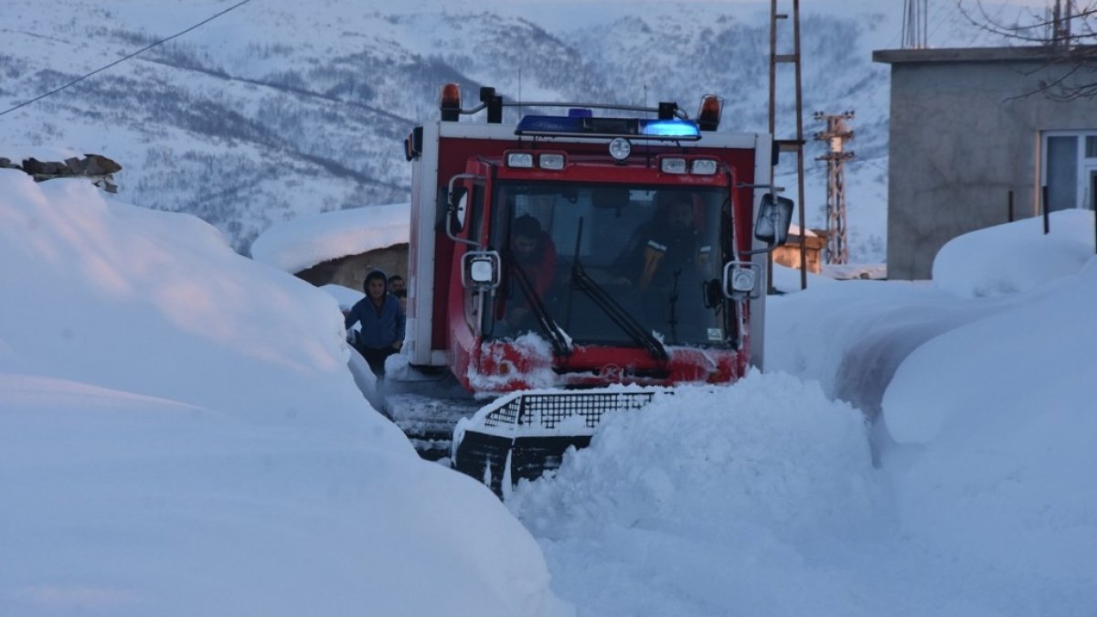 Bitlis’te zehirlenen anne ile 5 çocuğu, 4 saatte hastaneye ulaştırıldı