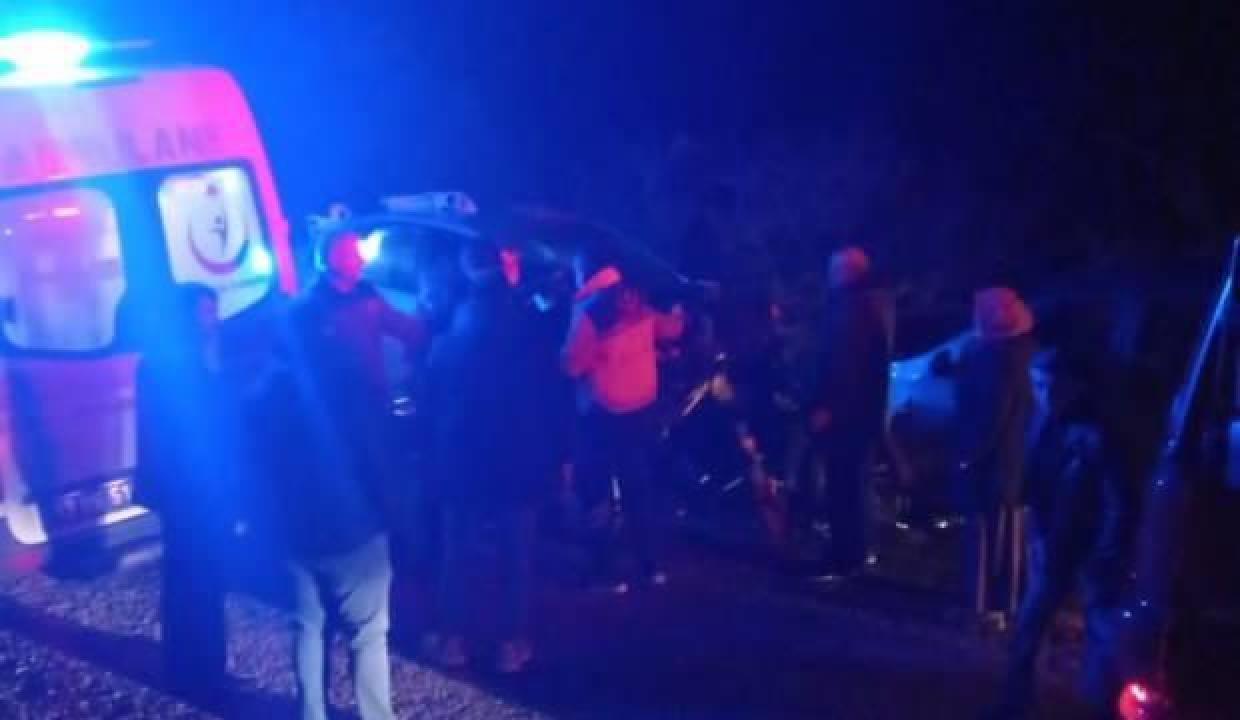 Çorum'da iki otomobil kafa kafaya çarpıştı: 6 yaralı