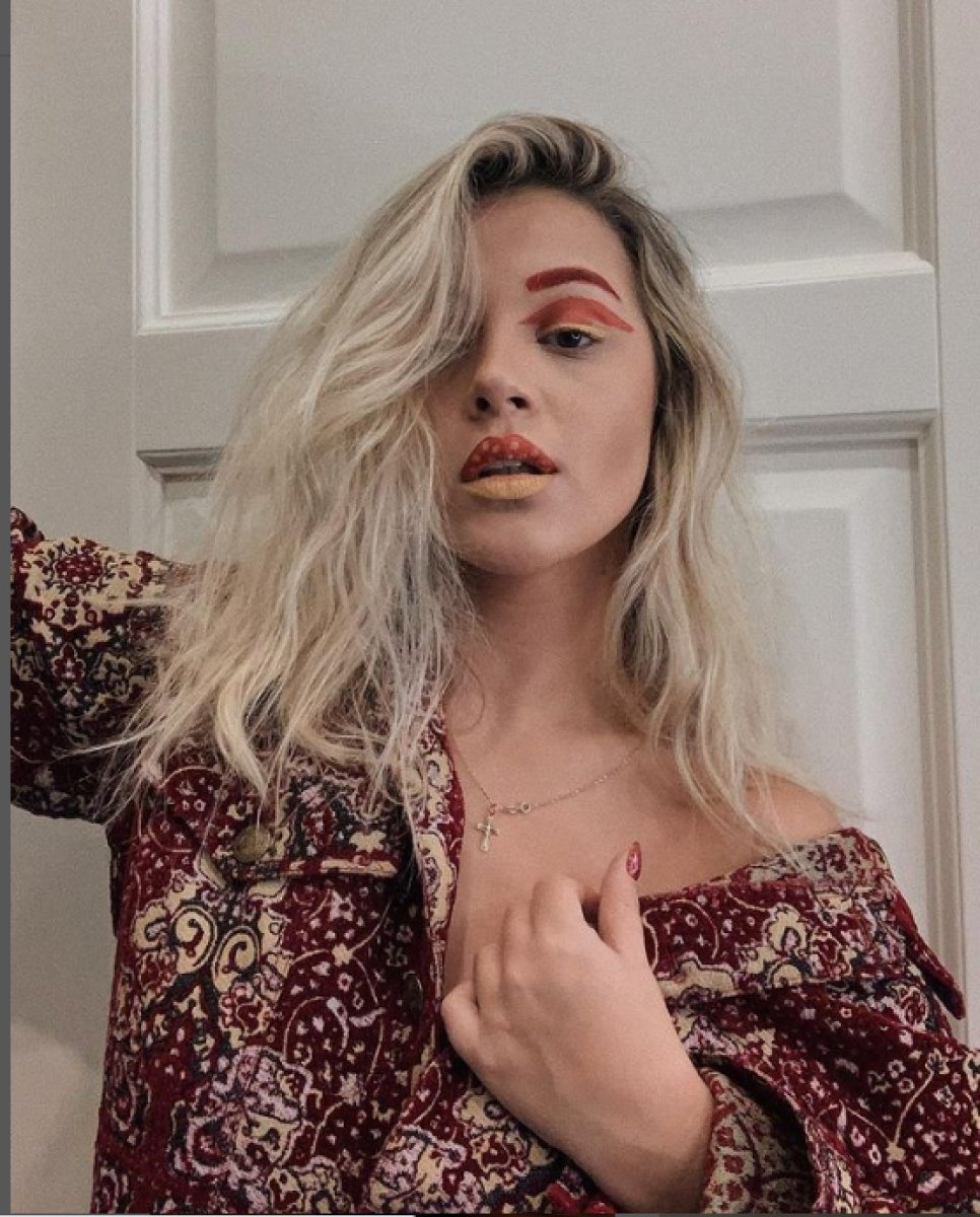 Edis, Meryem İrem Şahin'i öptü