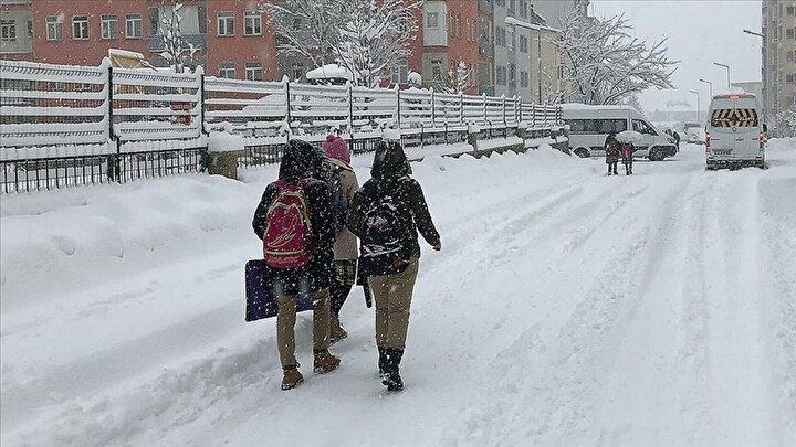 Eğitime kar engeli: İşte okulların tatil edildiği il ve ilçeler