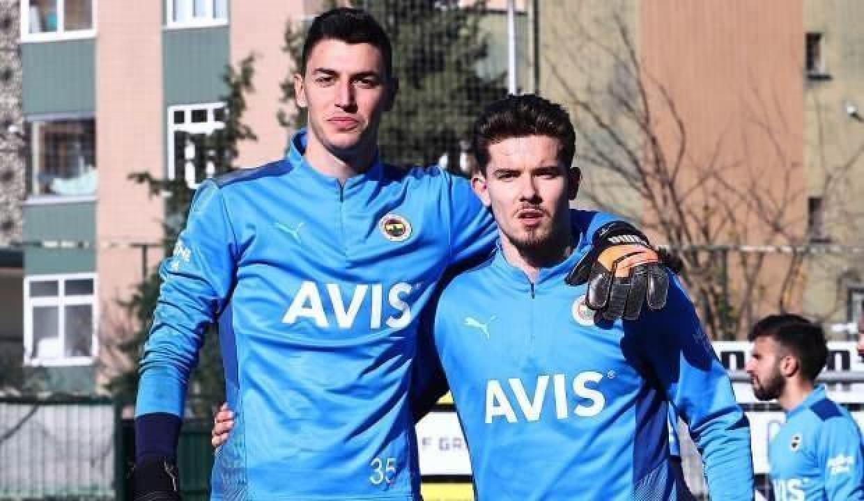 Fenerbahçe&#039;de büyük tehlike! Bedelsiz ayrılabilirler...