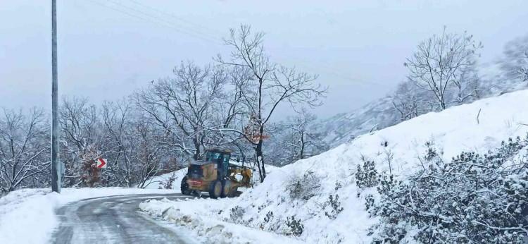 Gaziantep'te kar yağışı nedeniyle hayat resmen durdu: Vali Gül'den açıklama!