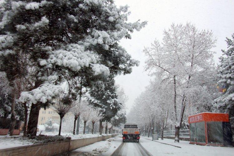 Gaziantep'te kar yağışı nedeniyle hayat resmen durdu: Vali Gül'den açıklama!