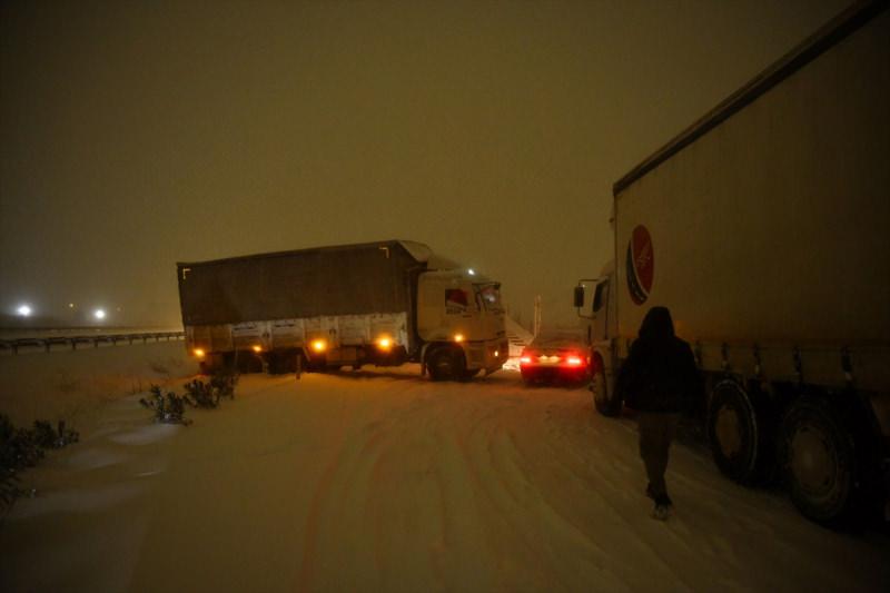 Gaziantep'te kar yağışı nedeniyle hayat resmen durdu: Vali Gül'den açıklama!