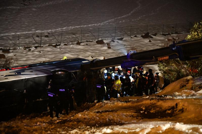Gaziantep'te Yolcu Otobüsü Kaza Yaptı! Çok Sayıda Yaralı Var!