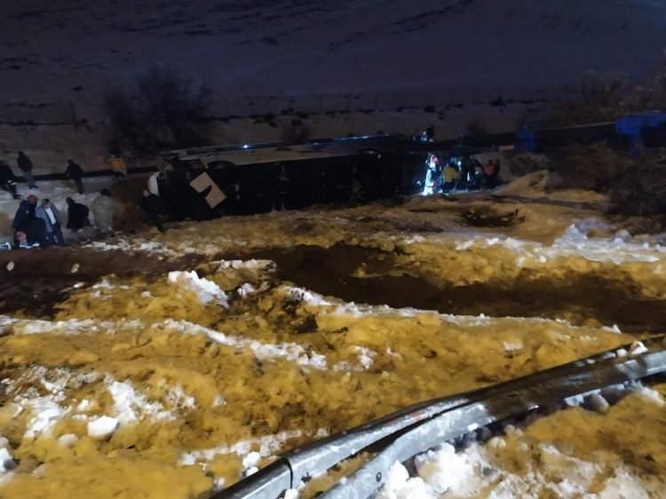 Gaziantep'te Yolcu Otobüsü Kaza Yaptı! Çok Sayıda Yaralı Var!