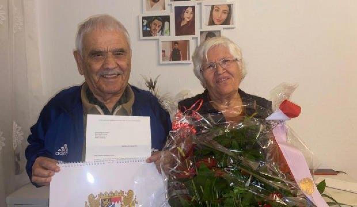 Gurbetçi aileye evlilik yıldönümünde Almanya Cumhurbaşkanı'ndan sürpriz