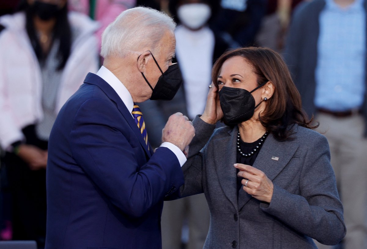 Joe Biden, yardımcısı Kamala Harris için dördüncü kez 'Başkan' dedi