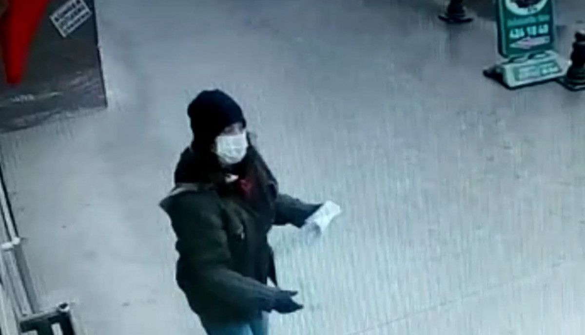 Karabük'te Türk bayrağını indirmeye çalışan kadın tedaviye alınacak 