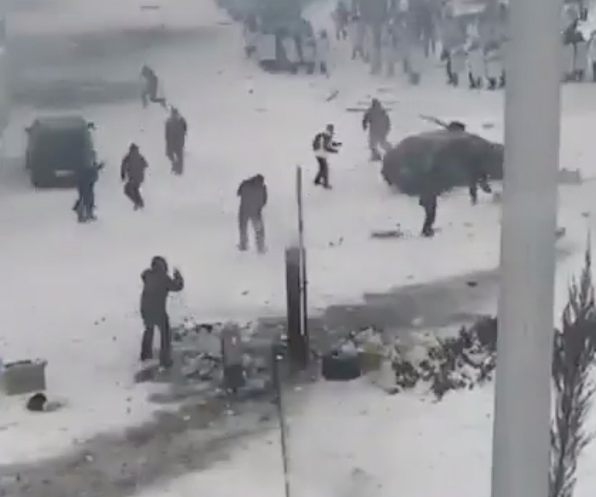 Kazakistan'dan savaşı andıran görüntüler