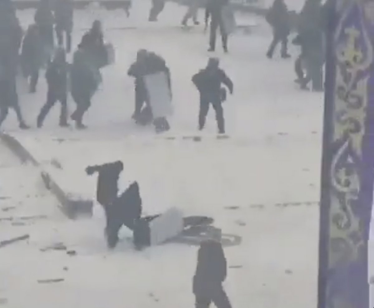 Kazakistan'dan savaşı andıran görüntüler