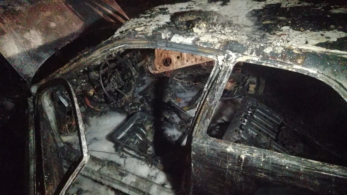 Kocaeli'de 4 kişilik aile, yanan araçlarından son anda çıktı