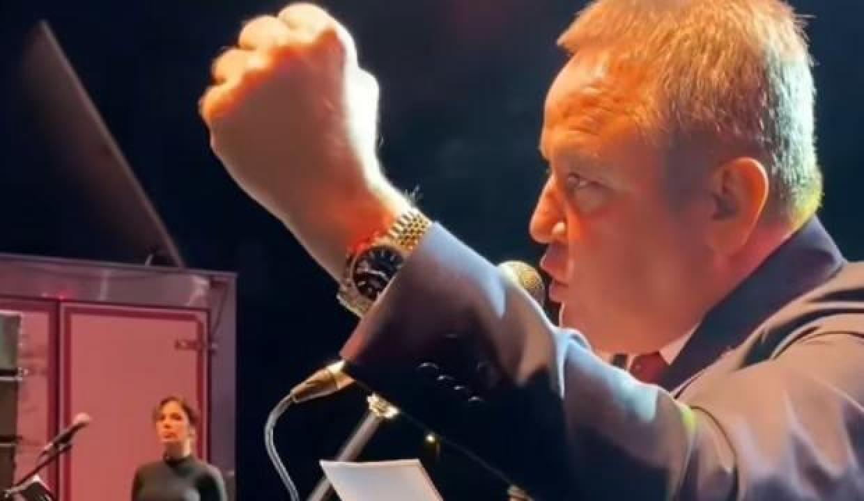 Muhittin Böcek&#039;in taktığı saatin fiyatı dudak uçuklattı