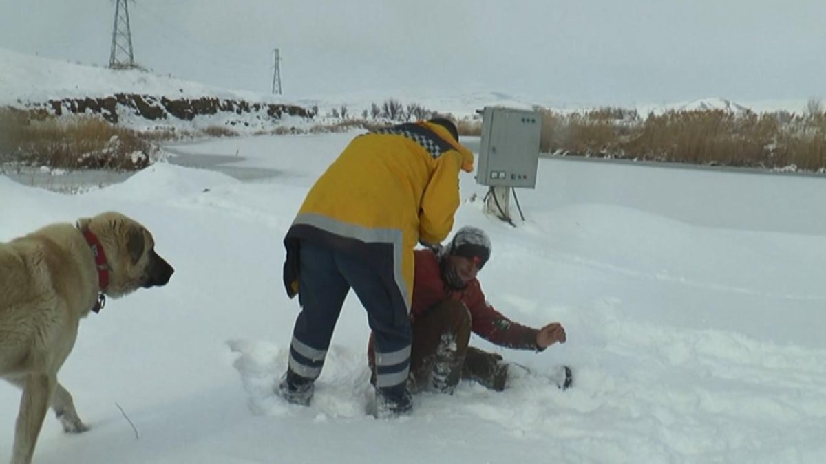 Nevşehir'de donmak üzere olan çoban kurtarıldı