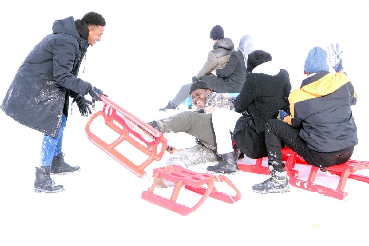 Palandöken'e gelen Afrikalı öğrencilerin kızak keyfi