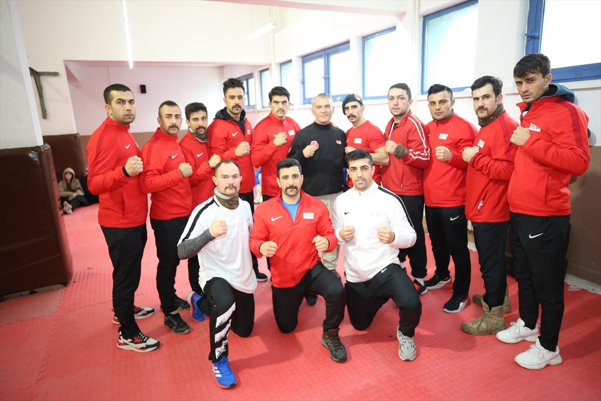 PÖH'lerden kurulu kick boks takımı, başarılarıyla göz doldurdu