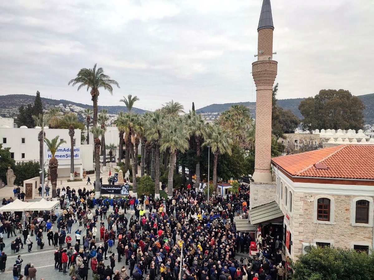 Sanatçı Fatma Girik, son yolculuğuna uğurlandı