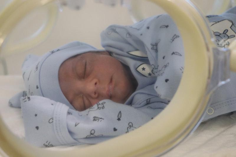 Şanlıurfalı dördüzler özel bakımla hayata tutundu